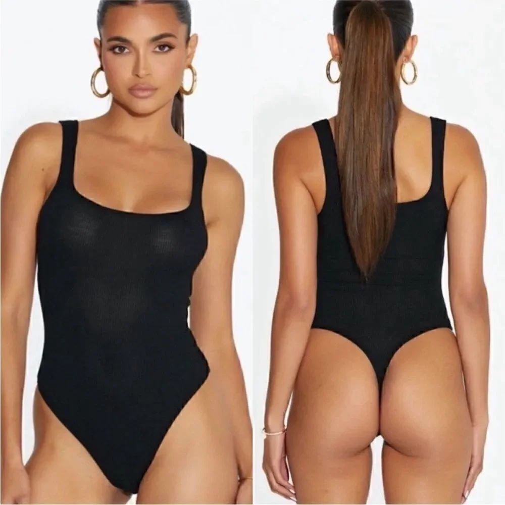 Naked Wardrobe NWT Scooped Up
Ribbed Bodysuit in Black Size L